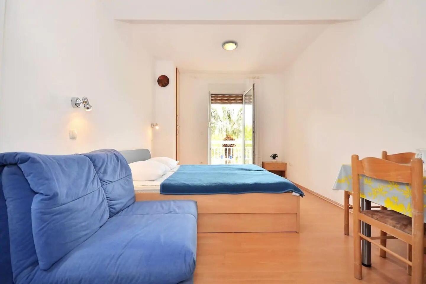 Apartment Toma Omis Exterior photo