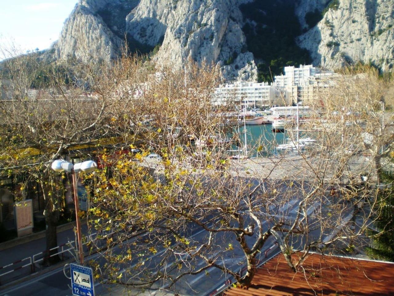 Apartment Toma Omis Exterior photo