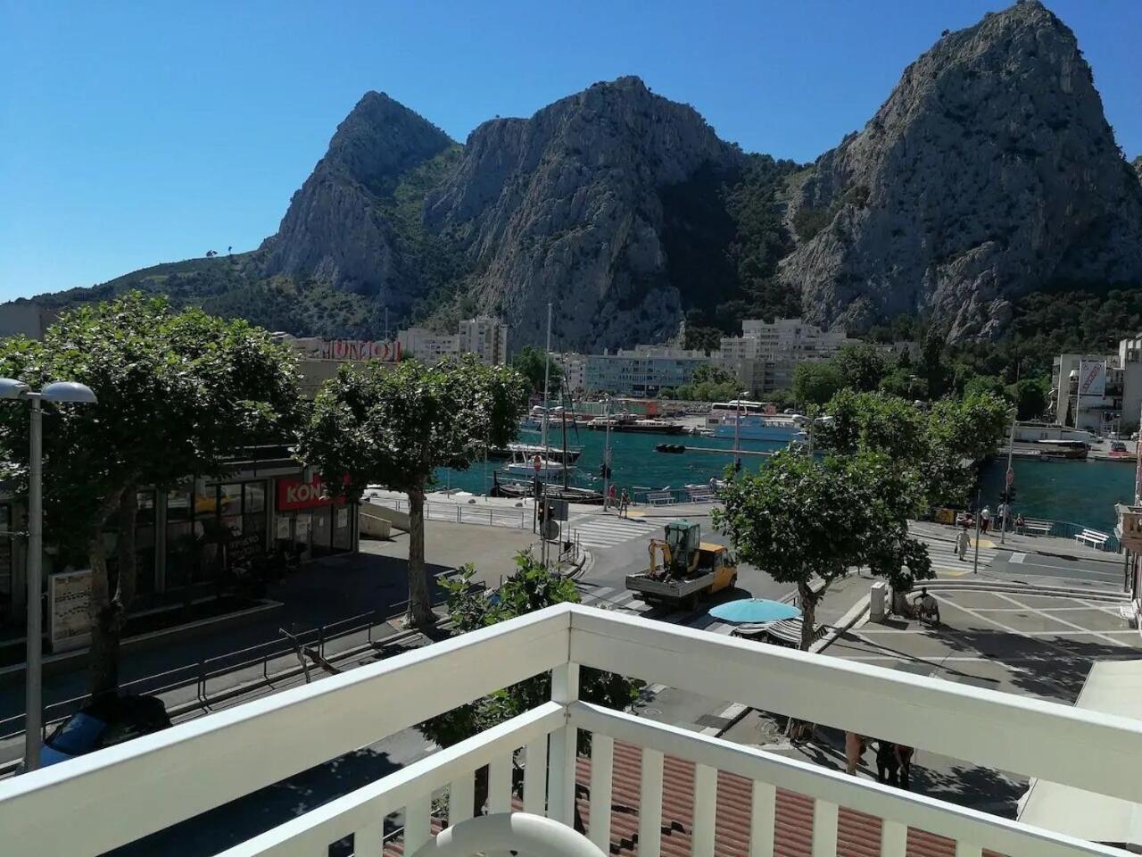 Apartment Toma Omis Exterior photo