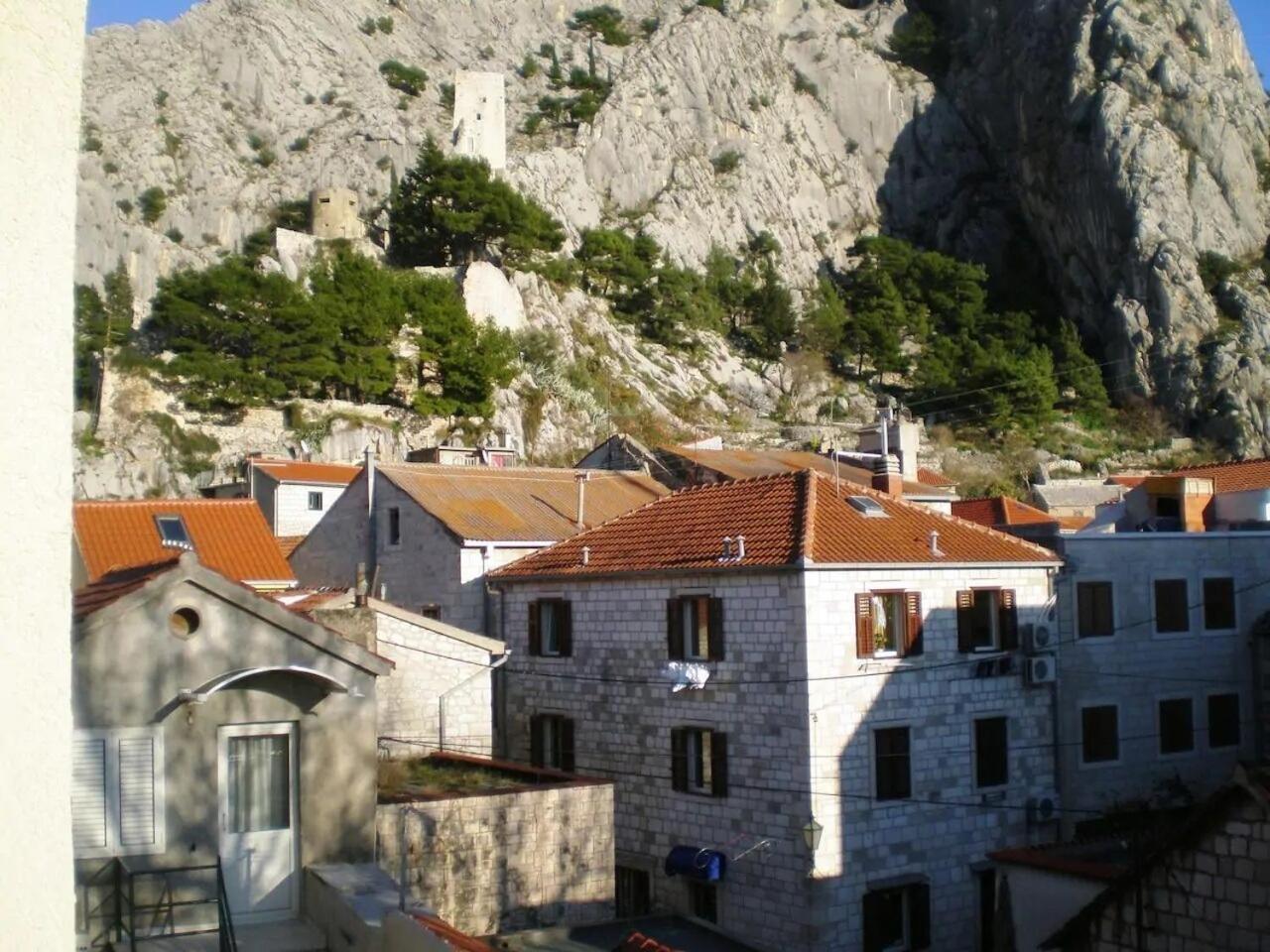 Apartment Toma Omis Exterior photo