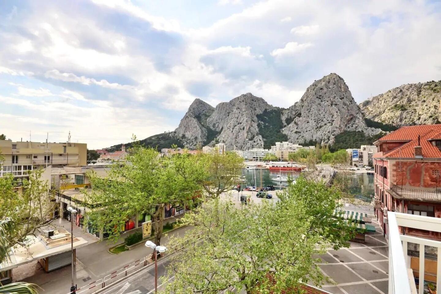 Apartment Toma Omis Exterior photo