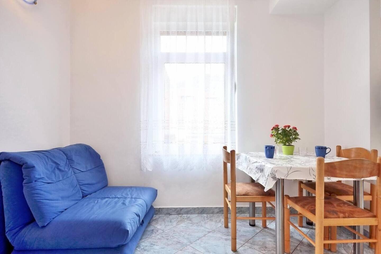 Apartment Toma Omis Exterior photo