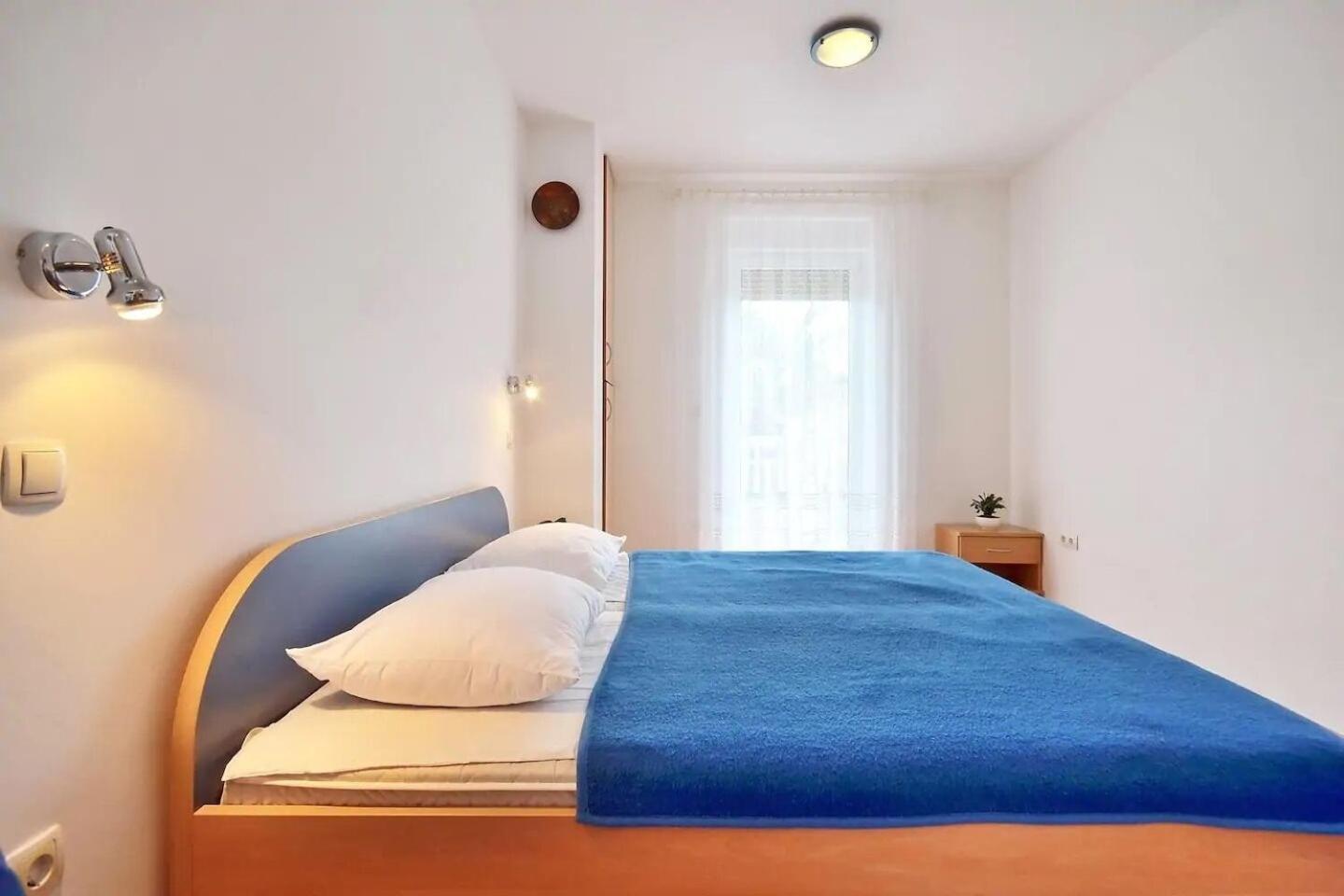 Apartment Toma Omis Exterior photo